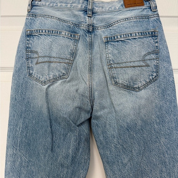 American Eagle Outfitters Women’s Blue Distressed Mom Jeans Size 2 X-Long - Picture 5 of 12